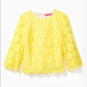 NWT Lilly Pulitzer Mariella floral scallop top